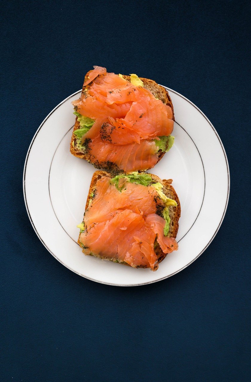 Chef Annalyn Frame Salmon Sandwich Bread Breakfast - omisido / Pixabay